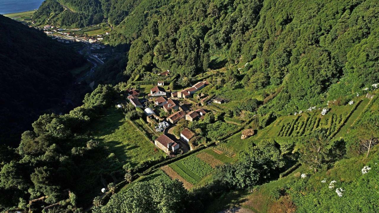 Aldeia do Sanguinho Faial da Terra Exterior foto